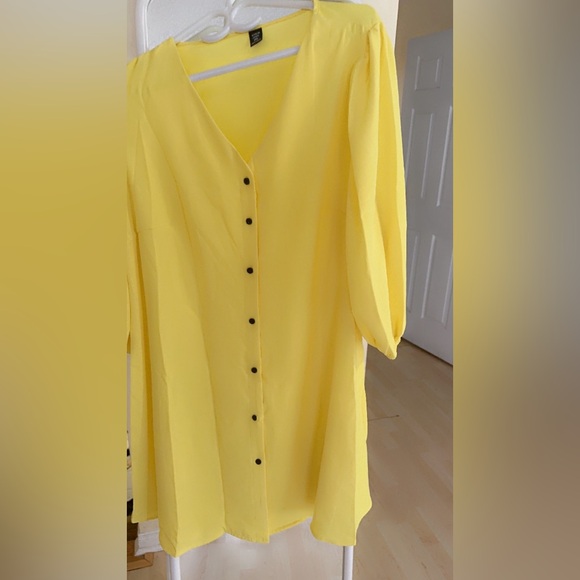 Cute mini summer dress - Picture 2 of 2